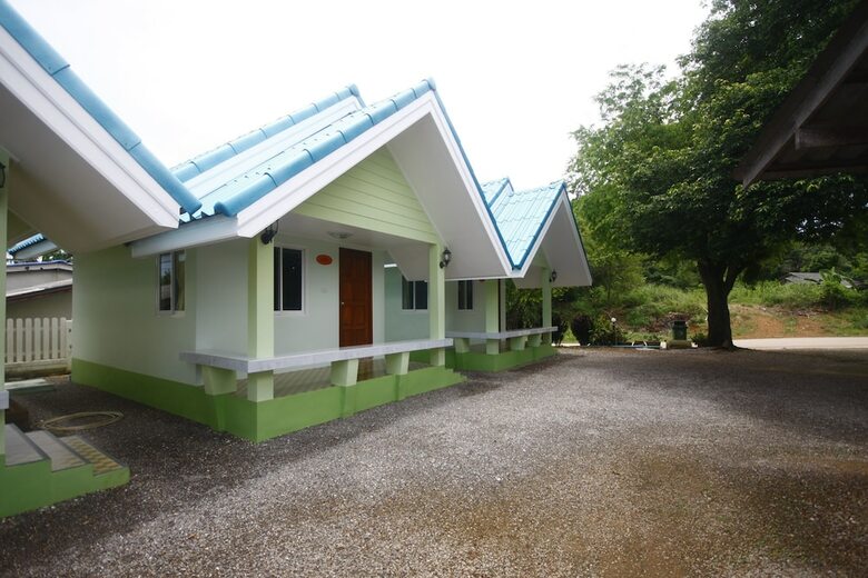 Hotel Chompoo Resort