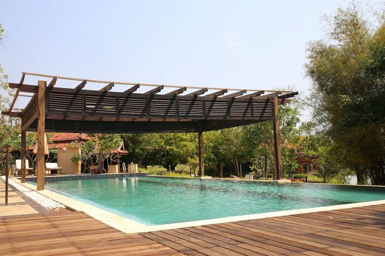 Hotel Romduol Island Chalet