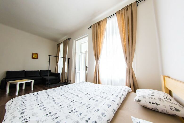 Freedom Rooms And Apartments