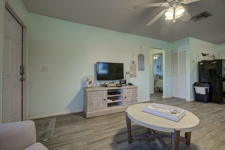 Beach Retreat Unit B By Anna Maria