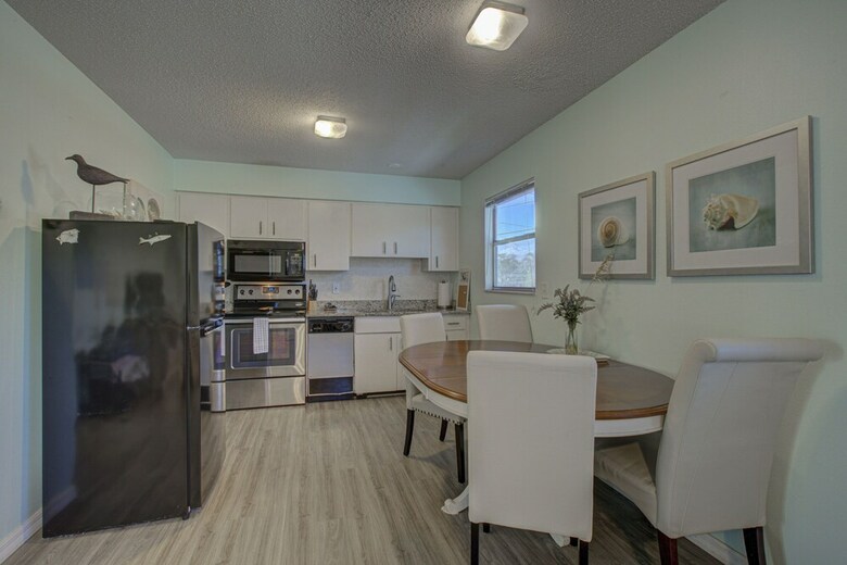 Beach Retreat Unit B By Anna Maria