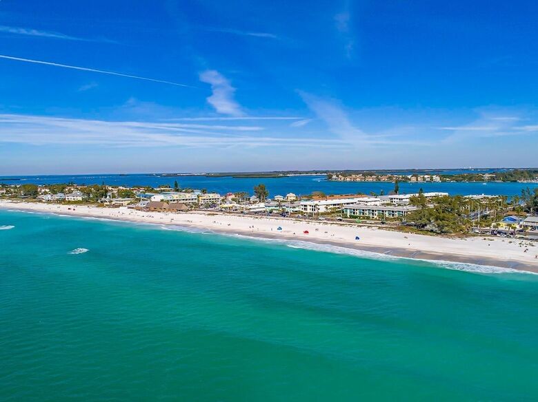 Anna Maria Island Retreat 2br Condo
