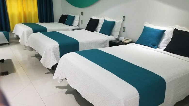 Hotel Dluxe & Suites