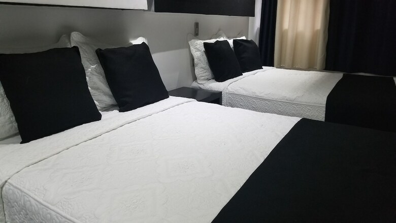 Hotel Dluxe & Suites