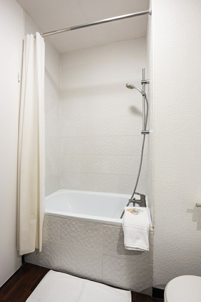 Residencia T�n�o Apparthotel Talence