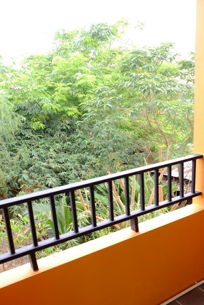 I-home Residence And Hotel