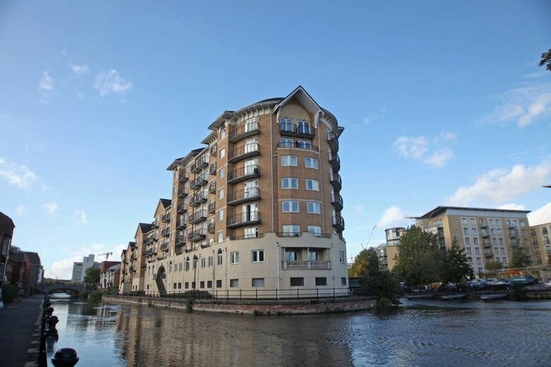 Reading Town Center River View Serviced Apartments