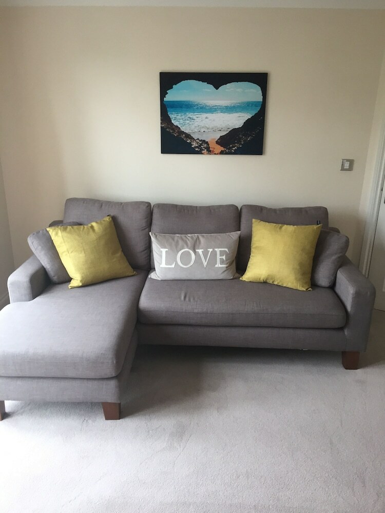 Reading Town Center River View Serviced Apartments