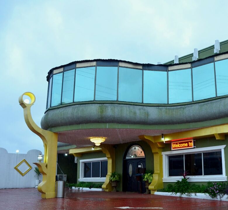Hotel Executive Inn