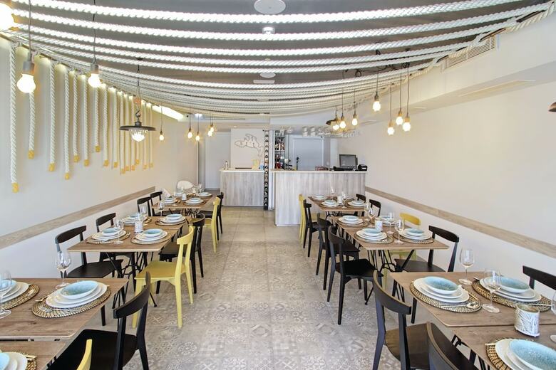 Aparthotel Kalamota Beach House