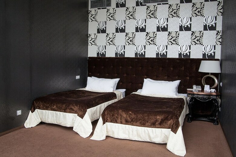 Hotel Lybid Plaza