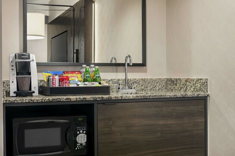 Hotel Embassy Suites By Hilton, Los Angeles - Downey
