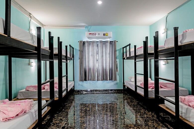 Hostal The Guest Hotel - Hostel