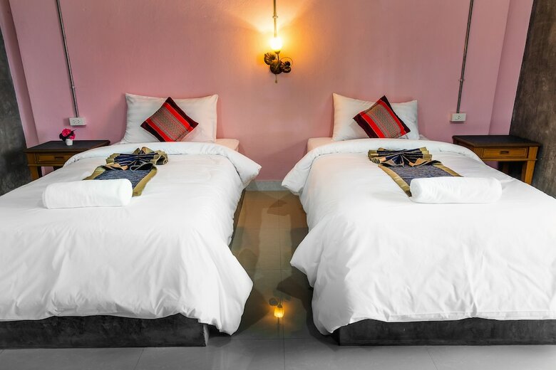 Hostal The Guest Hotel - Hostel
