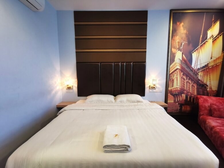 Oyo 89423 Zenz Hotel