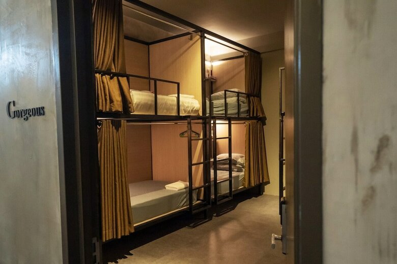 Oyo 89423 Zenz Hotel