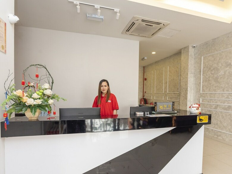 Oyo 89423 Zenz Hotel