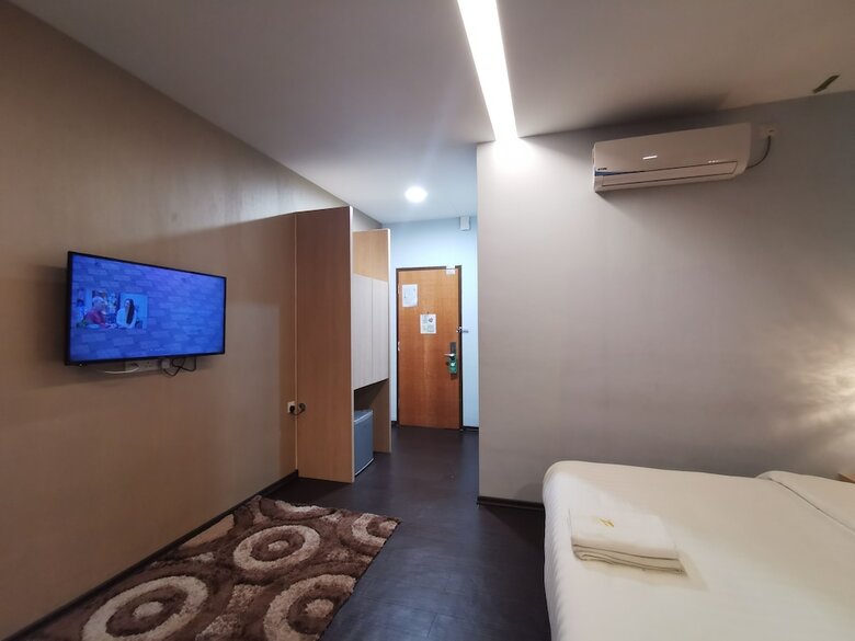 Oyo 89423 Zenz Hotel
