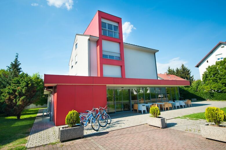 Hostal Simbol Rooms