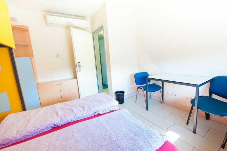 Hostal Simbol Rooms