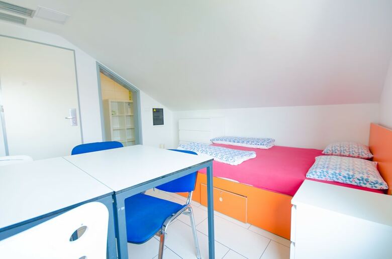 Hostal Simbol Rooms