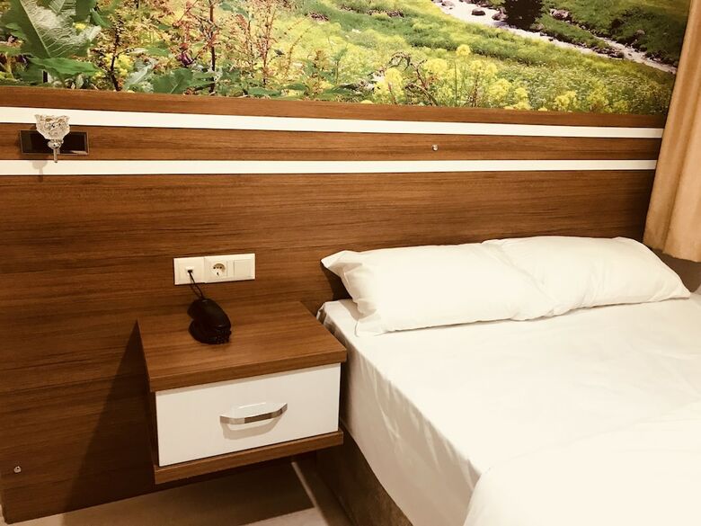 Hotel Akyuz Rooming House