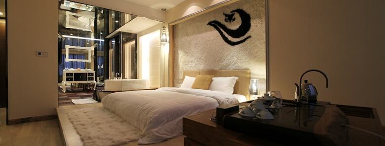 Golden City Hotel