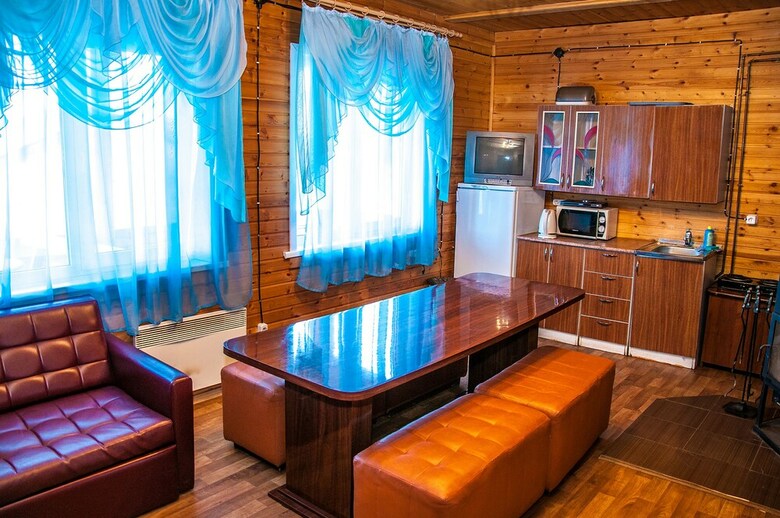 Hotel Holiday Village Bayar
