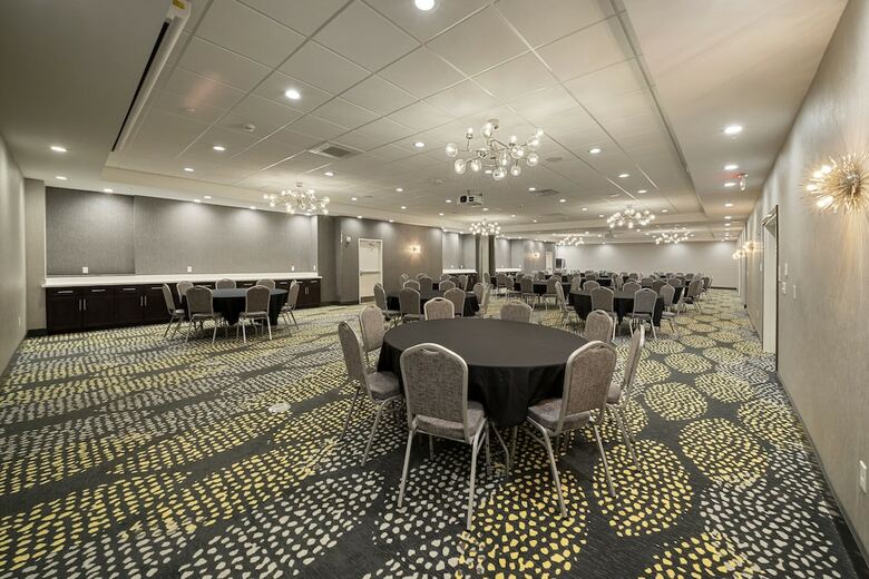 Holiday Inn Hotel And Suites-decatur