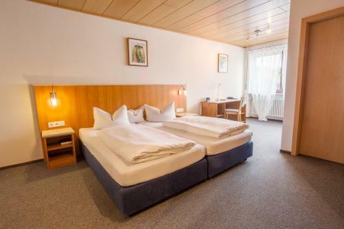 Hostal Landhotel Sch�ll