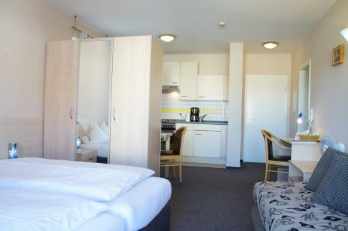 Hostal Landhotel Sch�ll