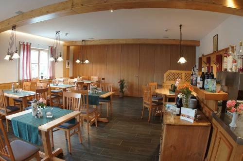 Hostal Landhotel Sch�ll