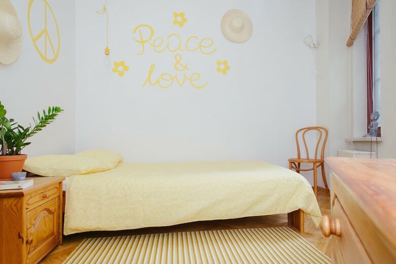 Apartamentos Lucka Rooms - Yellow Submarine B24.1
