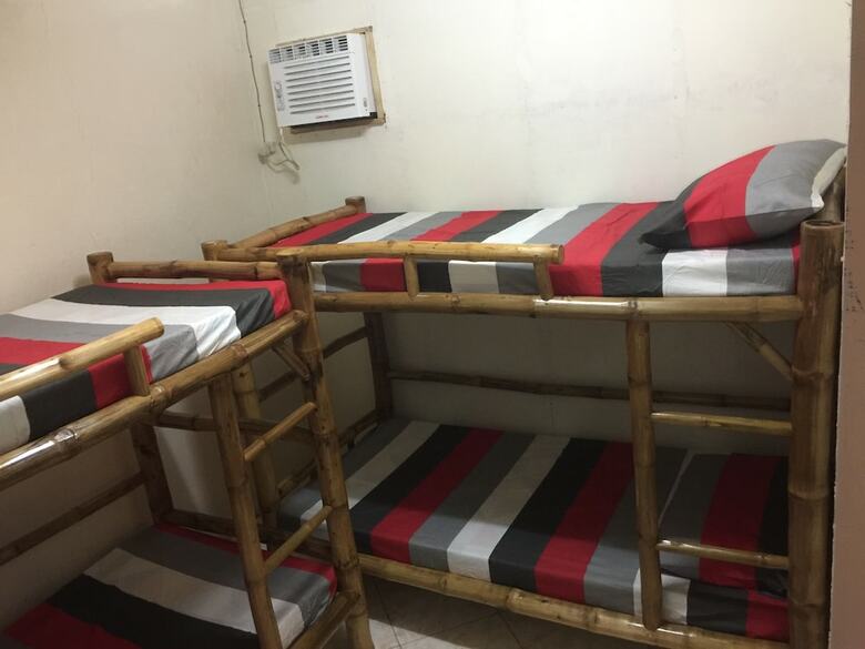Hostal J & C Guesthouse