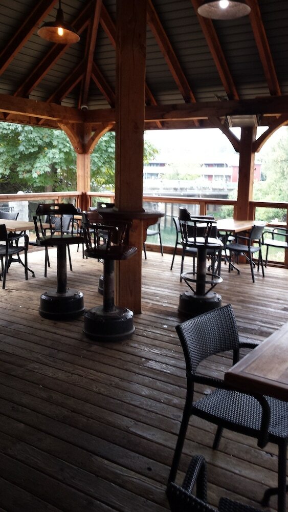 Posada Riverside Inn