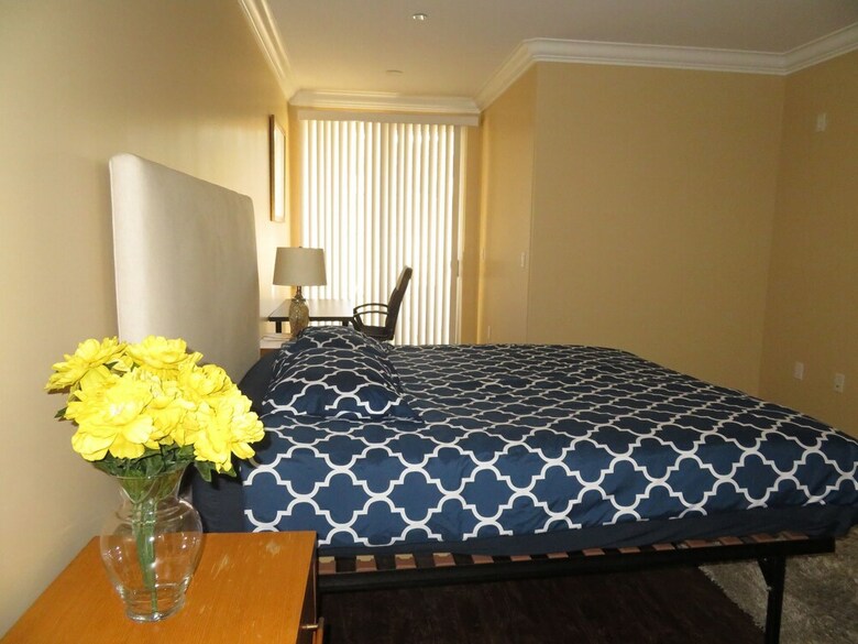 Apartamento 2 Bed / 2 Bath In Studio City