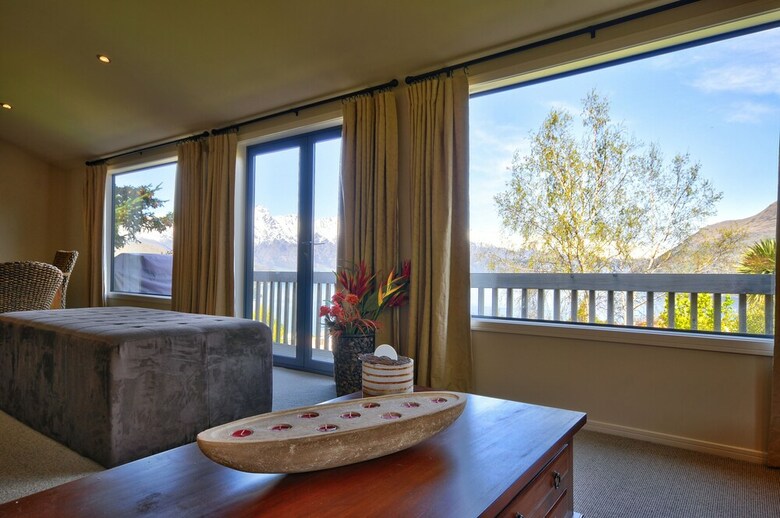 Style And Comfort On Greenstone Place ? Fernhill
