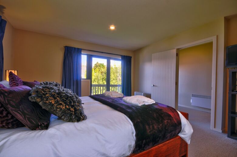 Style And Comfort On Greenstone Place ? Fernhill
