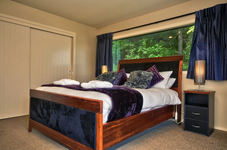Style And Comfort On Greenstone Place ? Fernhill