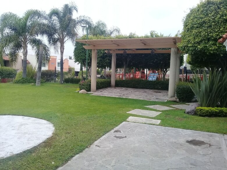 Guadalupe Inn House