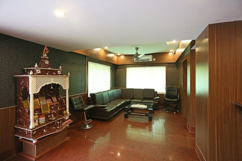 Oyo 9010 Hotel Railview