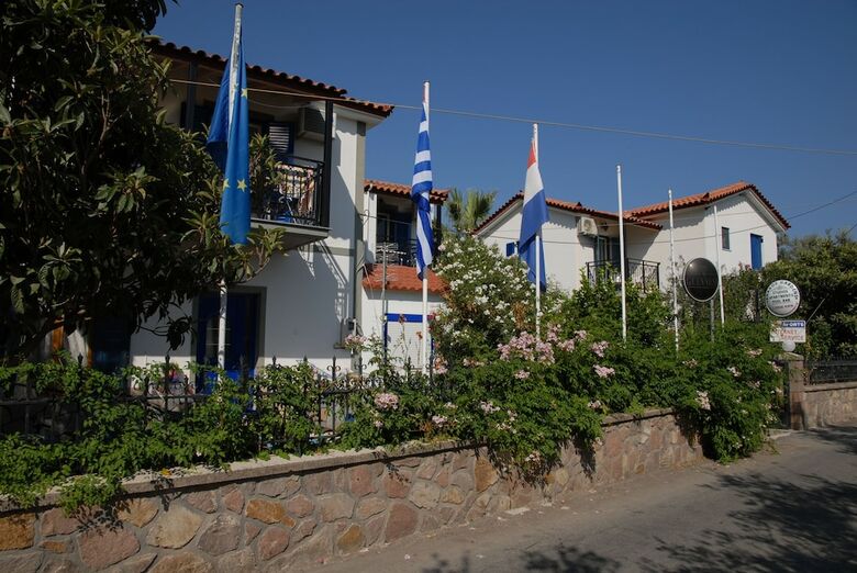 Apartamentos Anaxos Garden
