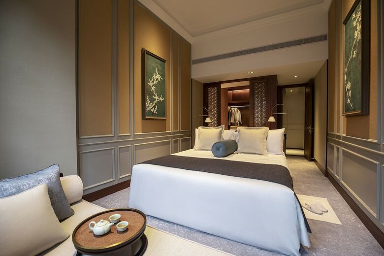 Hotel Capella Shanghai, Jian Ye Li