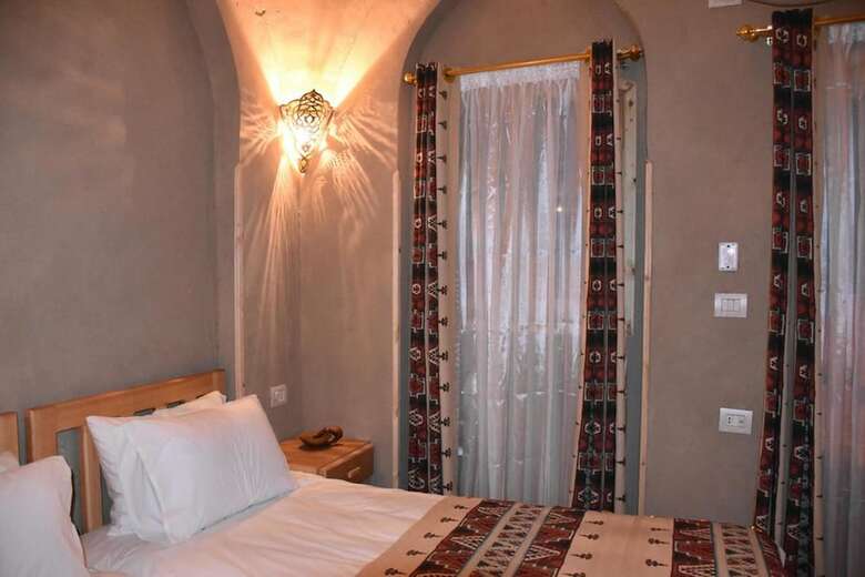 Embrace Hotel