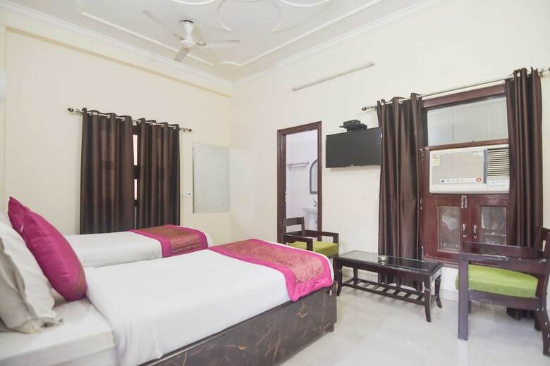 Oyo 725 Hotel Wow Inn