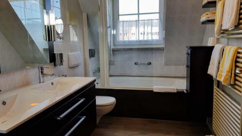 Hotel Rh�ner Land ****