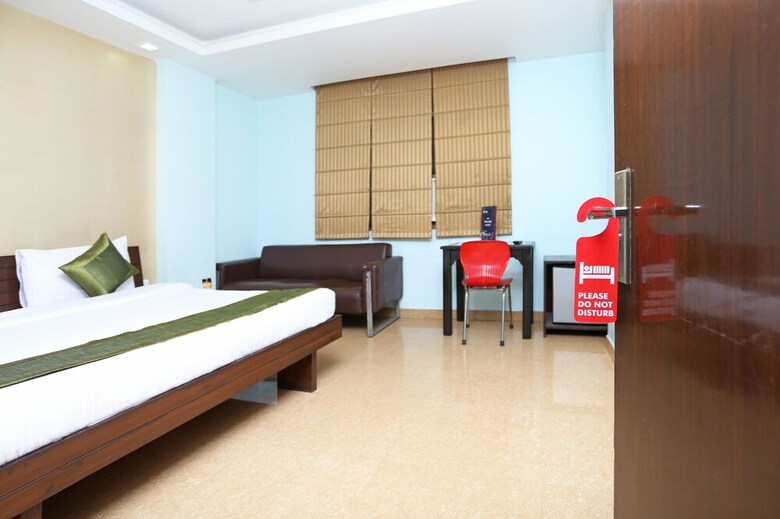 Oyo 6596 Hotel Flight Path