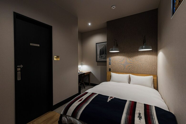 H Hotel
