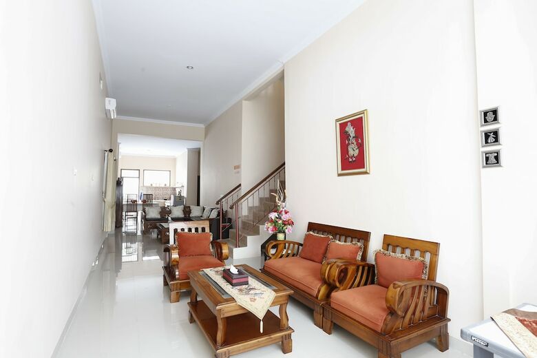 Hotel Reddoorz @ Condong Catur 3