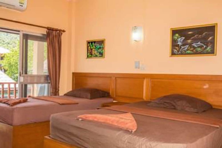 Hostal Carabao Dive Resort